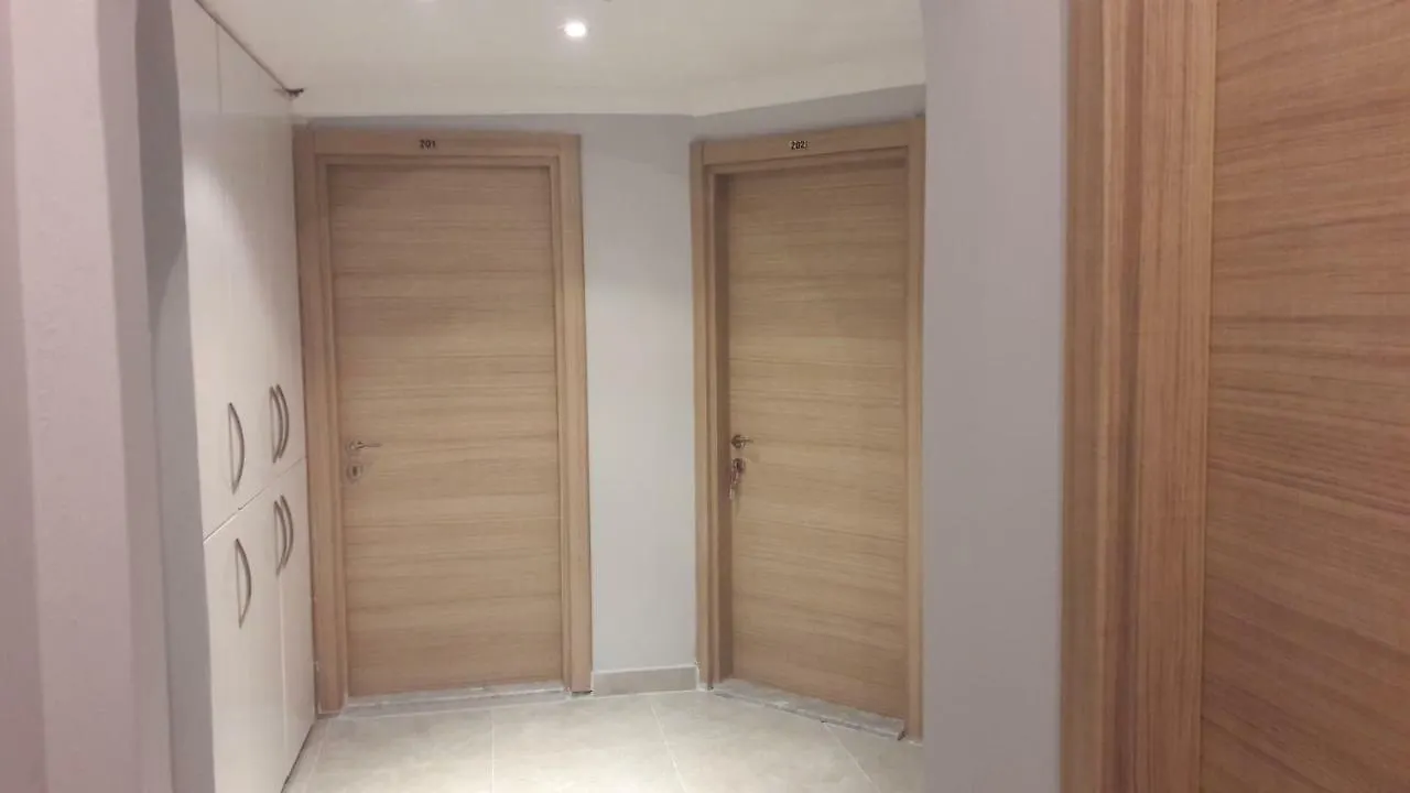 Gunay Pansiyon אנטליה מלון